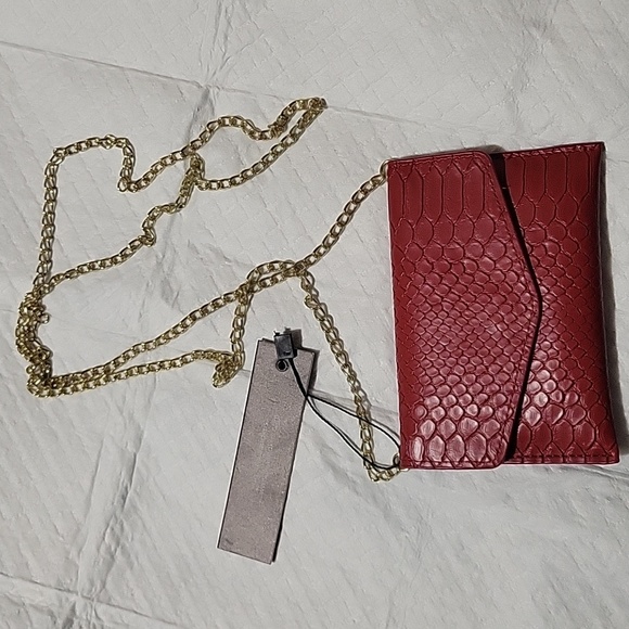 NWT Ava Kris Red Crossbody Card Wallet/Coin Purse. - Picture 3 of 5